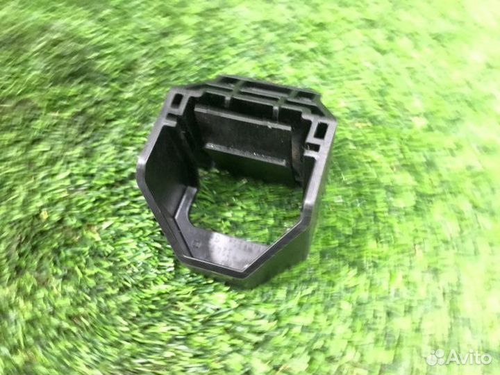 Крепление радиатора Bmw 3 E90 N54B30 2006