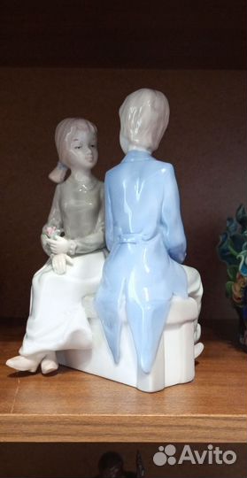 Статуэтка фарфор