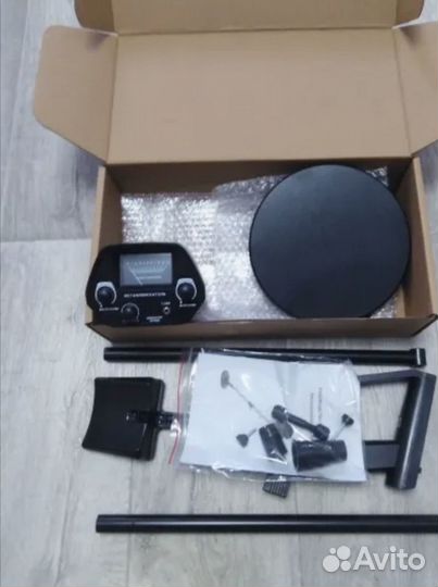 Новый, профессиональный металлоискатель