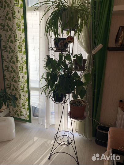 Подставка для цветов металлическая