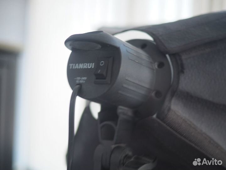 Осветитель студийный - постоян.свет+софтбокс 70х50