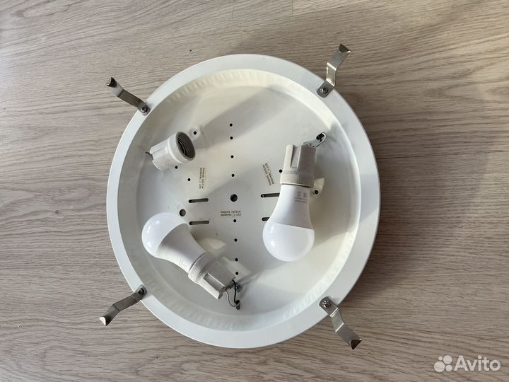 Люстра светильник 3 лампы площадь 15 кв м