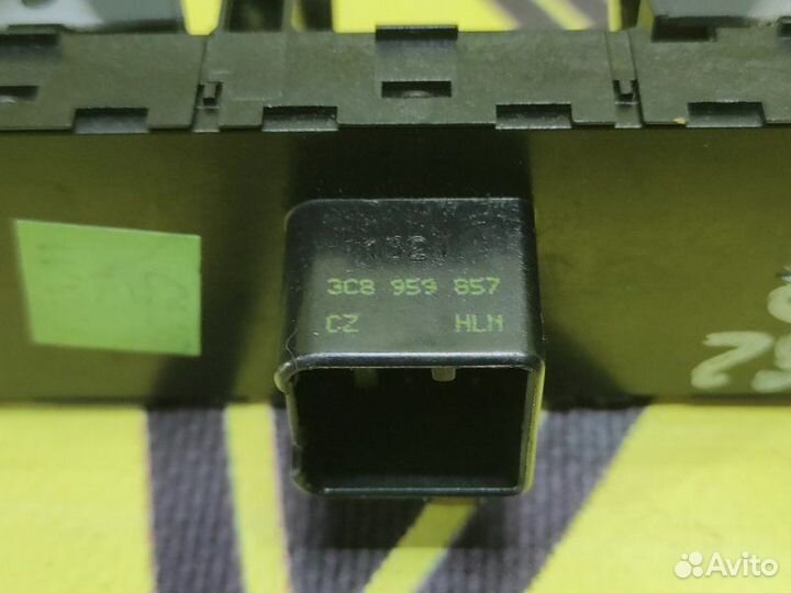 Блок управления стеклоподъемниками Volkswagen