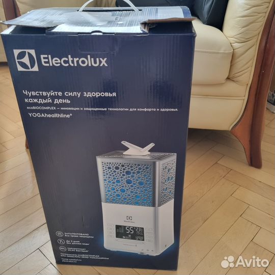 Увлажнитель воздуха Electrolux EHU-3815D с пультом
