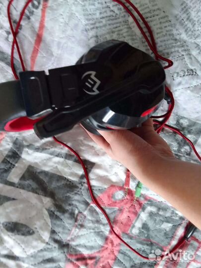 Клавиатура и наушники