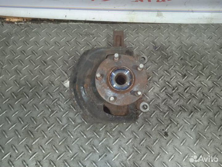 Кулак поворотный передний правый Nissan X-Trail