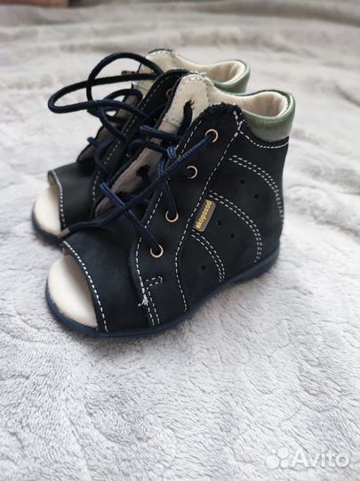 Сандали на первый шаг