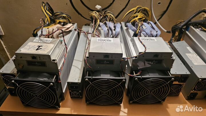 Antminer l3+ в хорошем состоянии