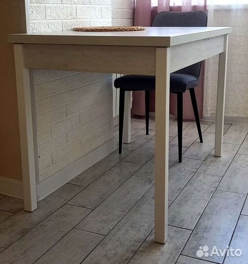 Кухонный стол