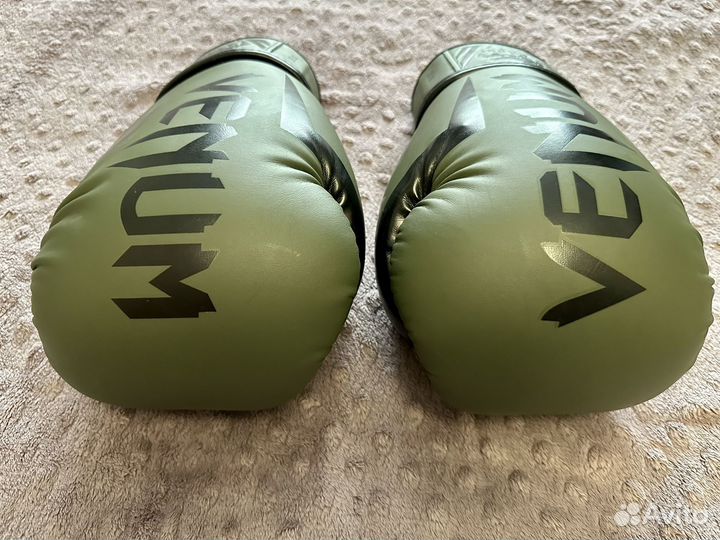 Боксерские перчатки Venum Elite