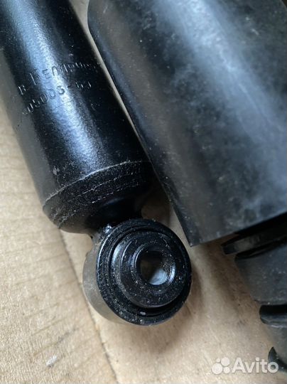 Стойка амортизатора нива