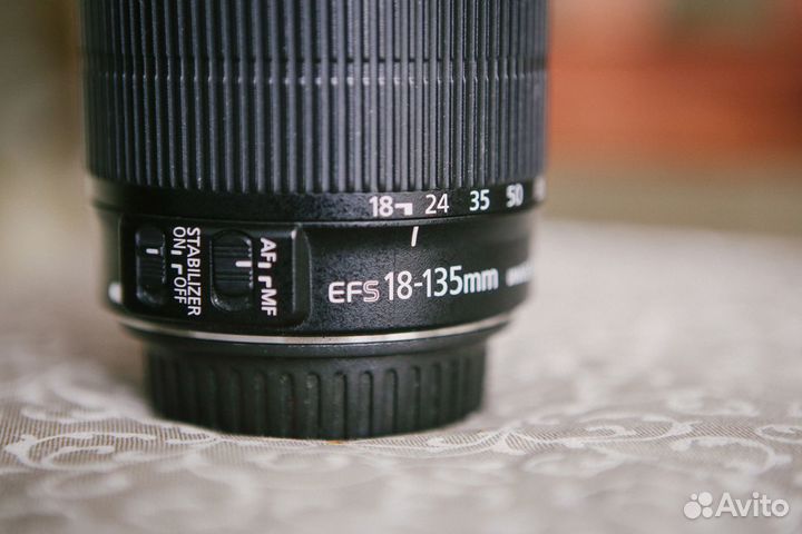 Объектив Canon 18-135 IS