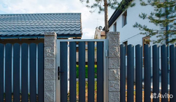 Забор из евроштакетника под ключ быстро