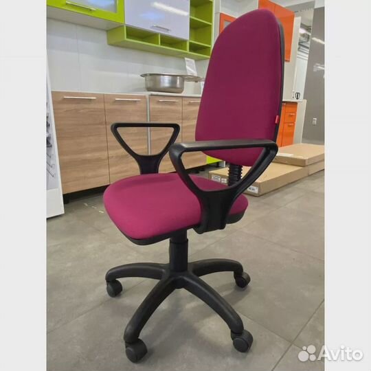 Кресло офисное Престиж+ (Бордовый)