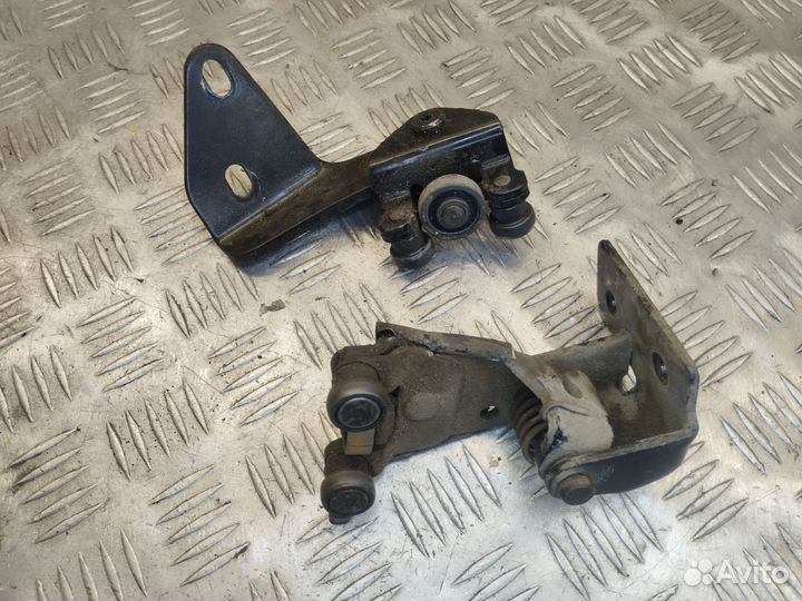 Ролики двери Ford Transit Connect 02-13