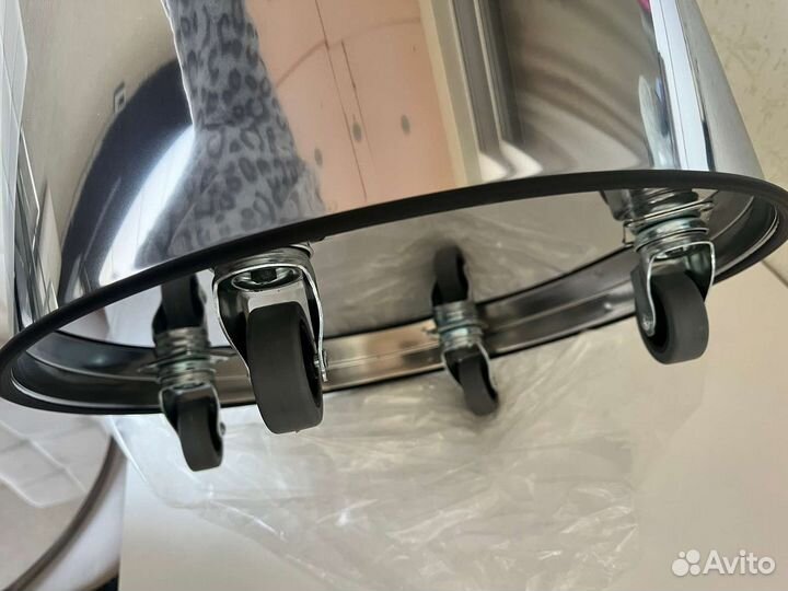 Кастрюля из нержавейки 30 литров на колесах новая