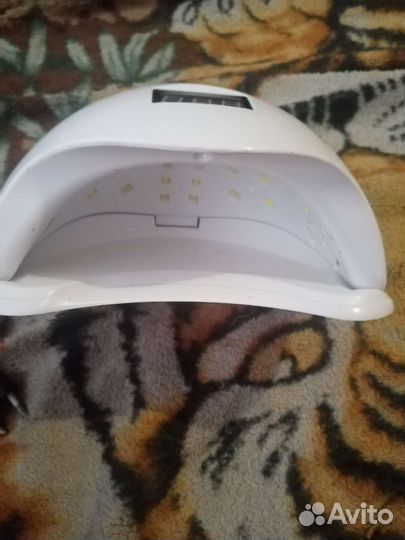 Лампа для сушки ногтей