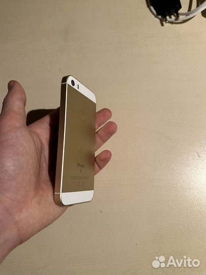 iPhone SE, 32 ГБ