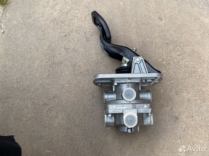 Тормозной кран с педалью