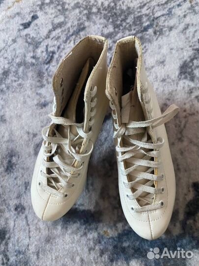 Коньки фигурные 37 размер