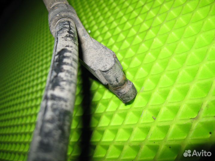 Трос cтояночного тормоз левый Ford Kuga