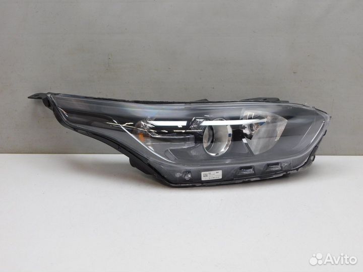 Фара правая Kia Ceed