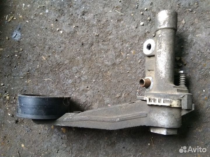 Подушки кранштейны двс Ситроен С3 пикассо 1.4