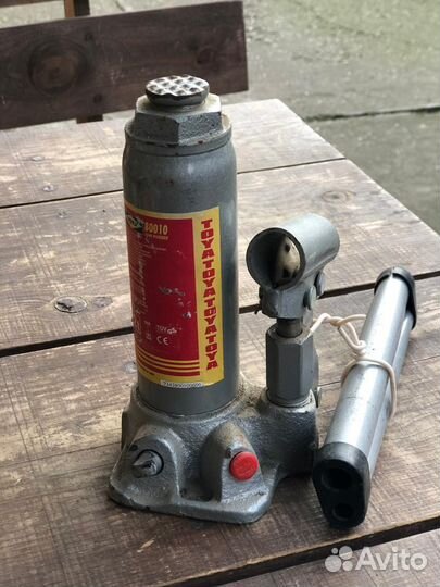 Домкрат бутылочный 2т