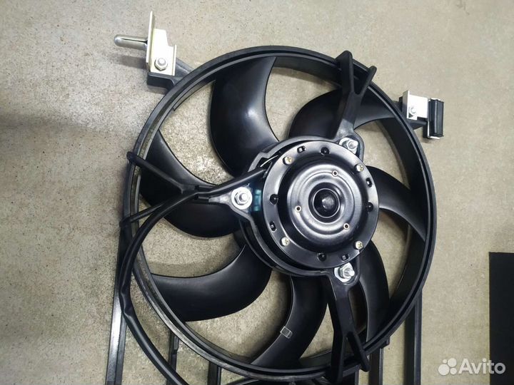 Вентилятор охлаждения радиатора Нива 21213-21214