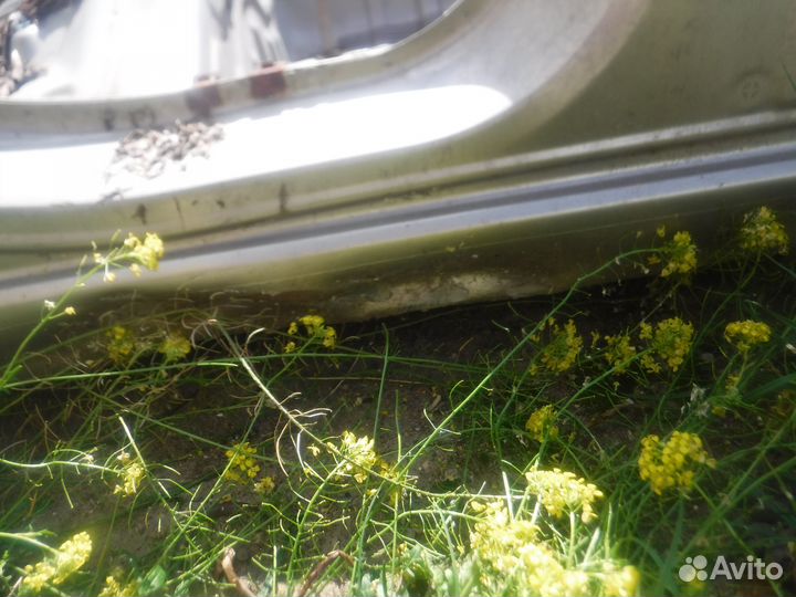 Порог правый mitsubishi Galant 9 2009