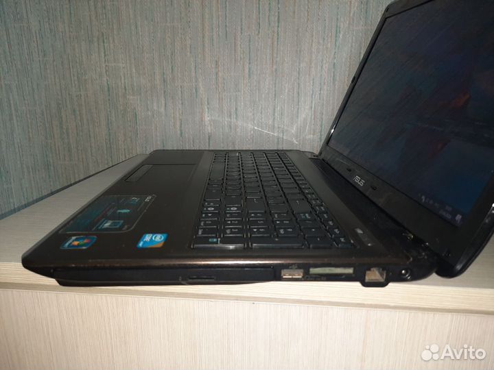 Ноутбук Asus x52j (ddr3 6gb, ssd 256gb, новый АКБ)