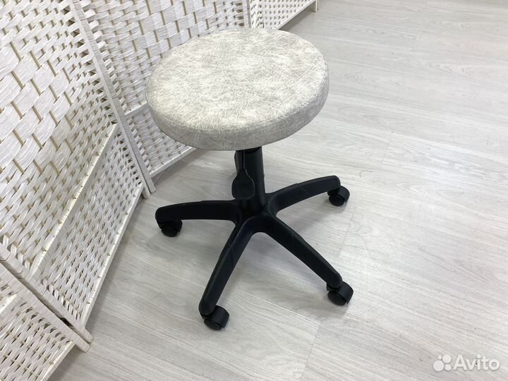 Стул косметолога