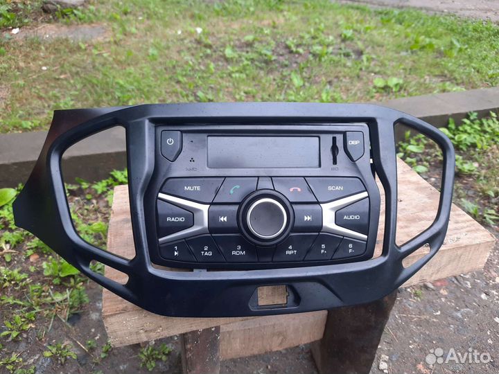 Магнитола на весту