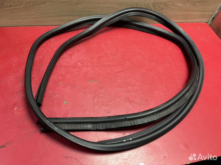 Уплотнитель багажника Renault Logan 2005-2014 Рено