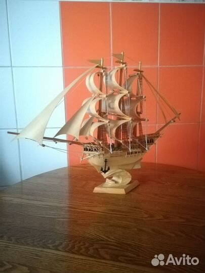 Модель корабля из дерева