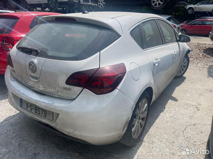 Вентилятор радиатора opel astra J 2011