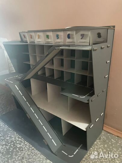 Парковка гараж для машинок