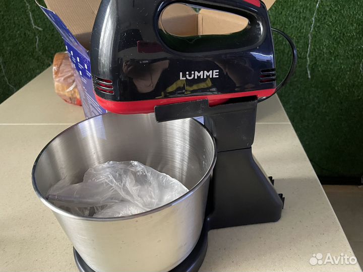 Миксер кухонный с чашей