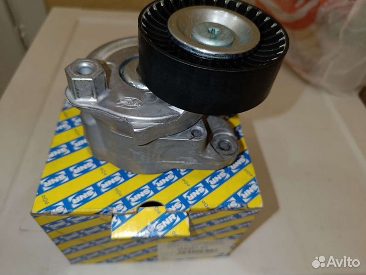 Натяжитель приводного ремня Mercedes