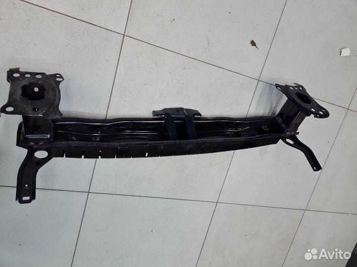 Усилитель бампера переднего Volkswagen Passat B7 2011-2015