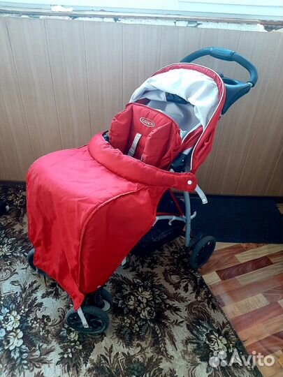 Прогулочная коляска