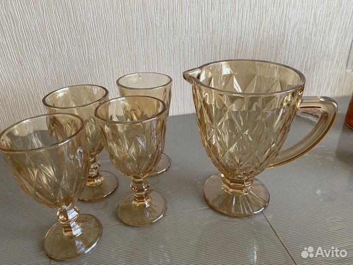 Новый графин с бокалами