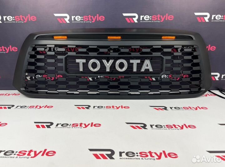 Решетка радиатора Toyota Tundra 2006-2012 V2470