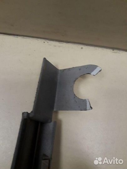 Накладка двери багажника правая верхняя 2006