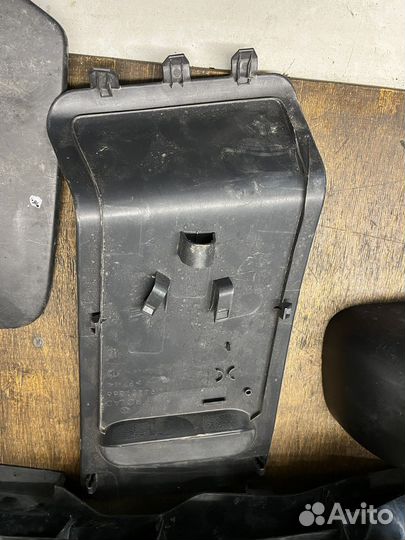 Рено дастер накладка обшивки багажника