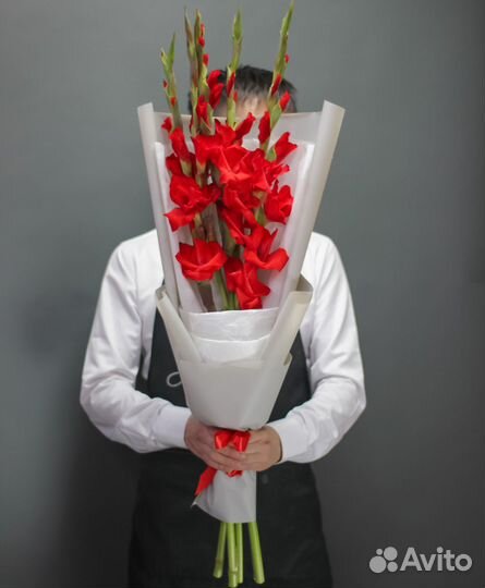 Гладиолусы, букет гладиолусов