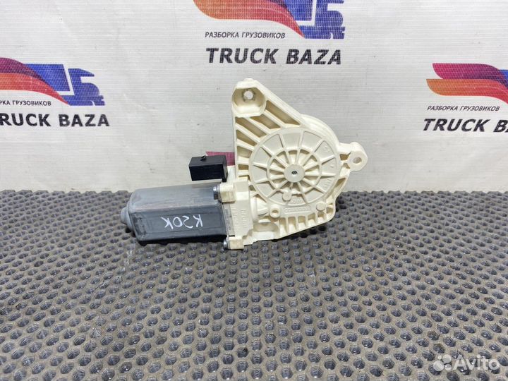 Моторчик стеклоподъемника левый