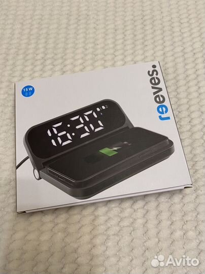 Беспроводная зарядка с часами