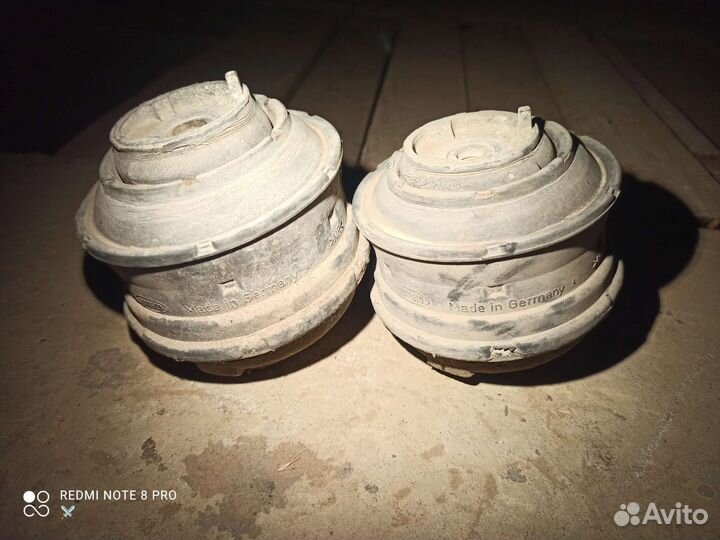 Подушка двигателя w210