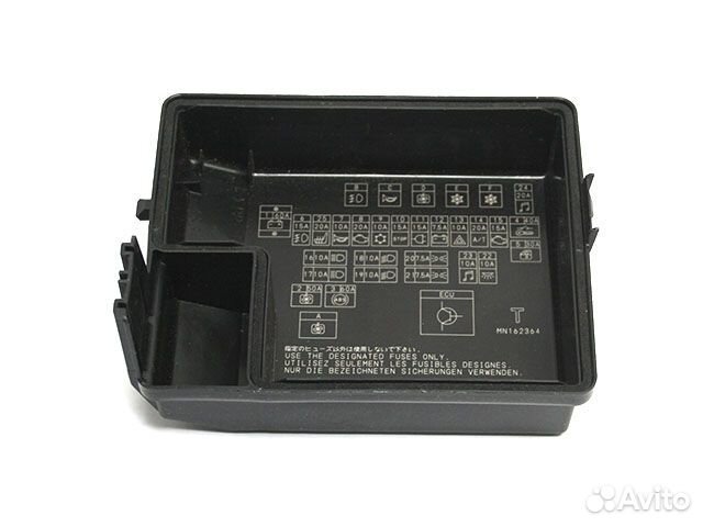 Крышка блока предохранителей Mitsubishi Lancer 9